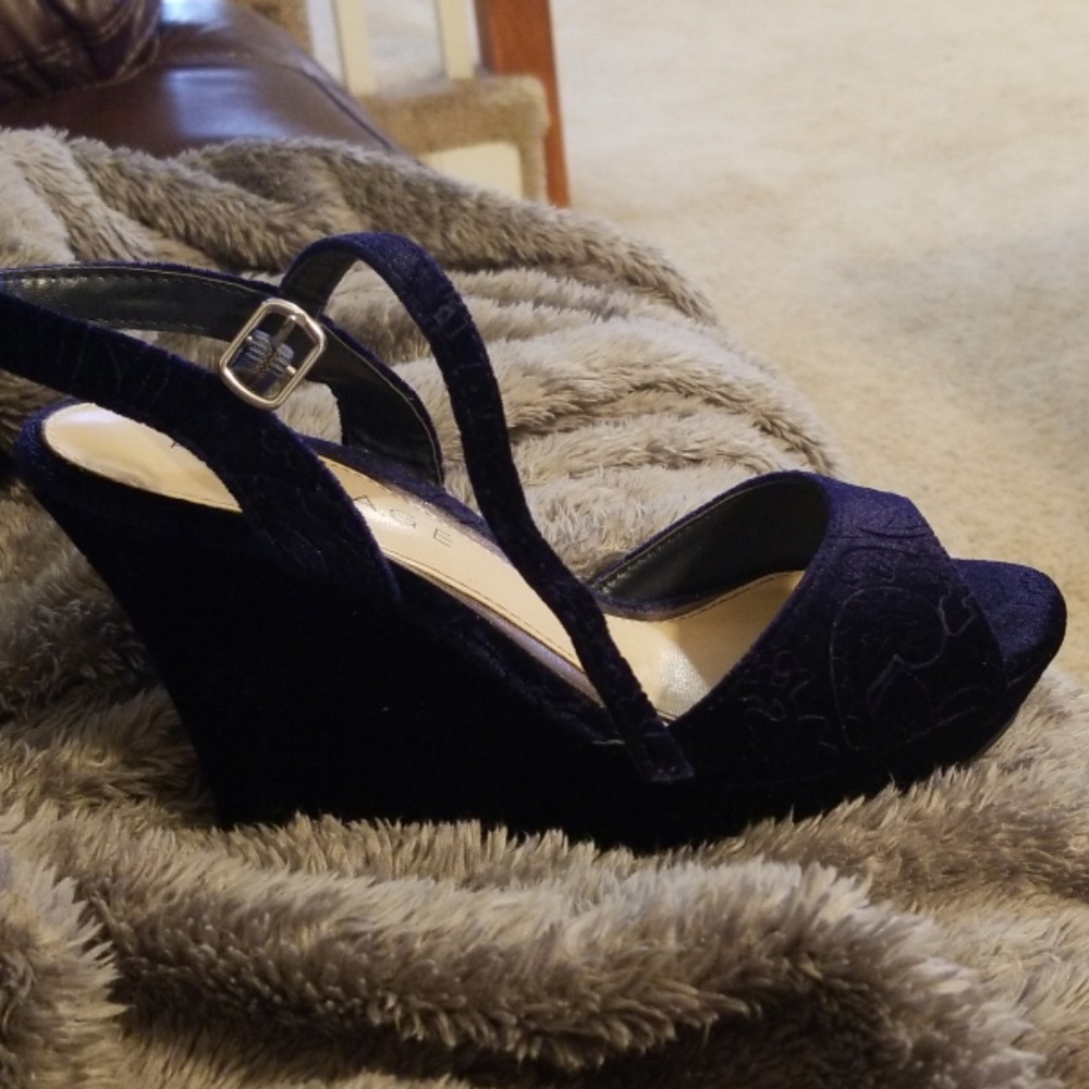 Dress shoes